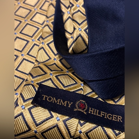 Bruno Piatelli & Hilfiger Silk Geometric Gold Men's Ties Combo - Picture 4 of 8
